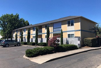 Brentwood Village Apartments